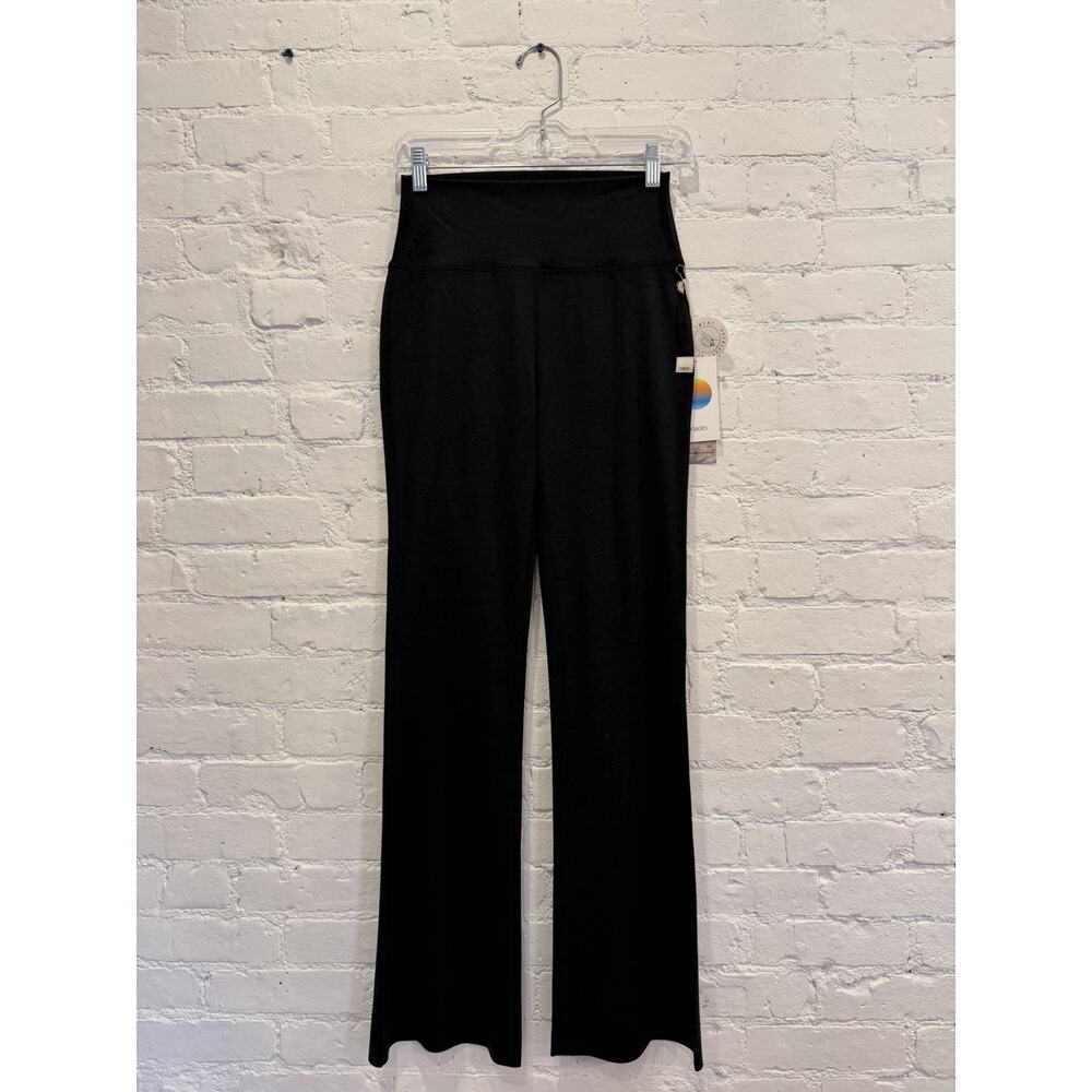 Vuori Yoga Womens Halo Slim Flare Black Heather Pants Size Large NWT Size S